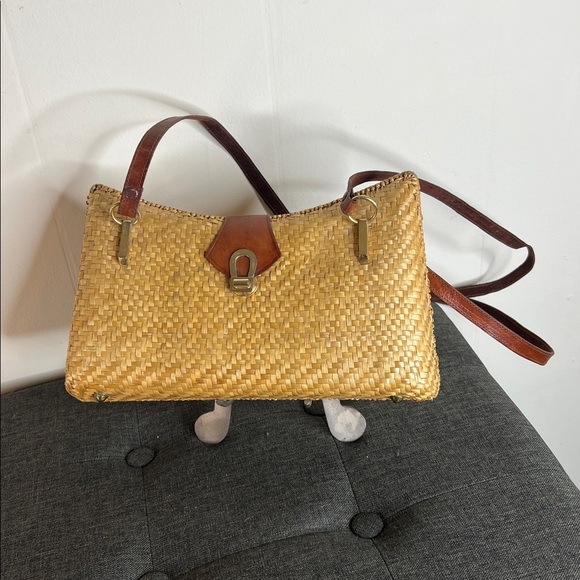 Handbags - Vintage wicker bag with leather straps Woven Shoulder Bag